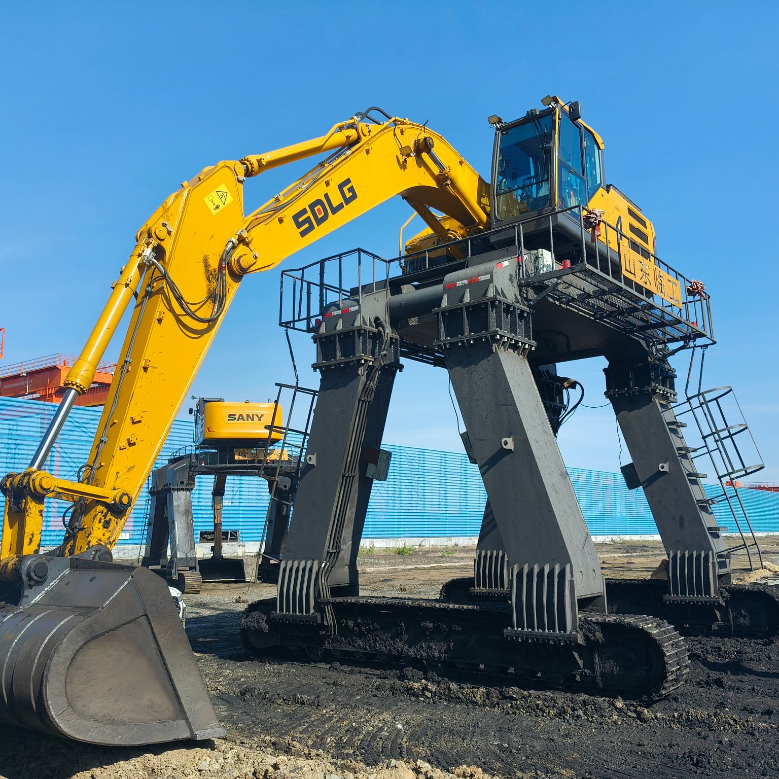 The comparison of Three main Train wagon unloading system